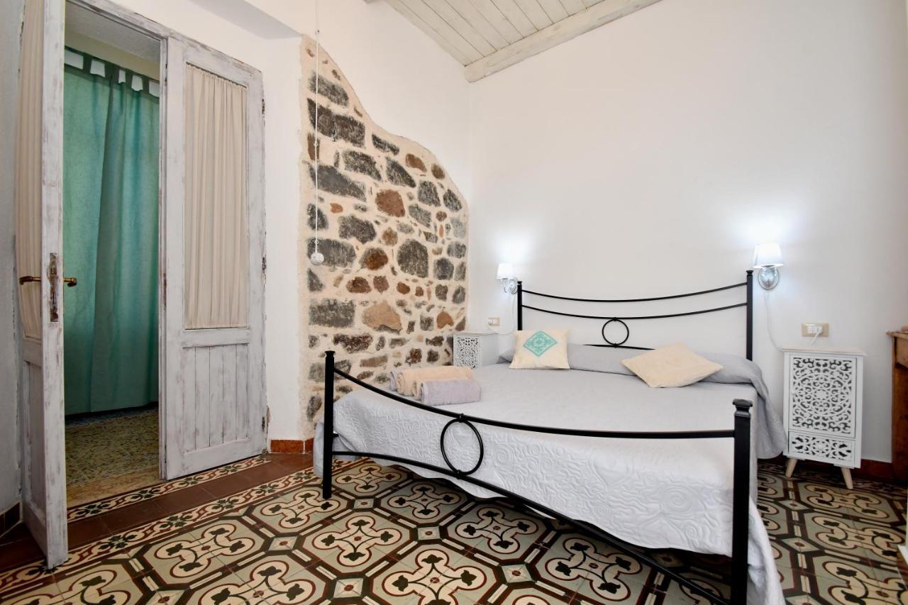 B&B Sa Domo De Sos Massaios Orosei Exterior foto