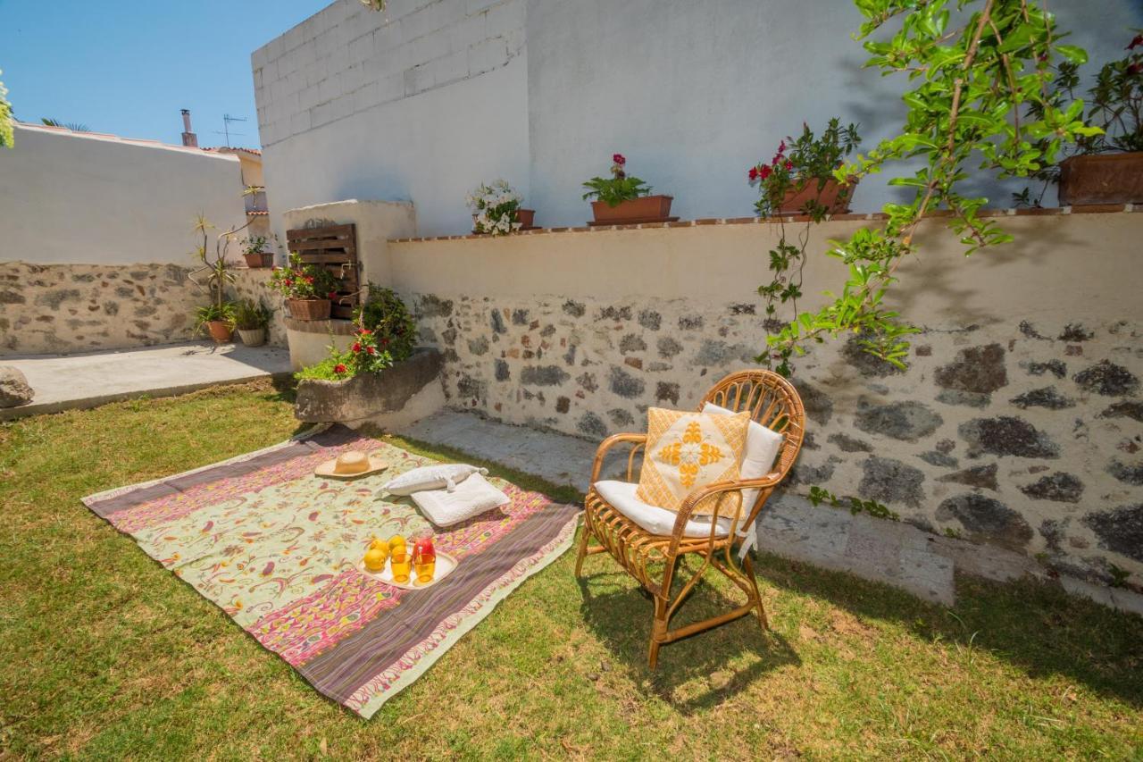 B&B Sa Domo De Sos Massaios Orosei Exterior foto